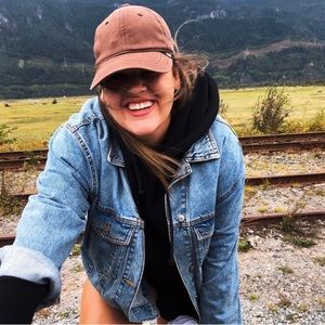 Meet your Posher, Dana